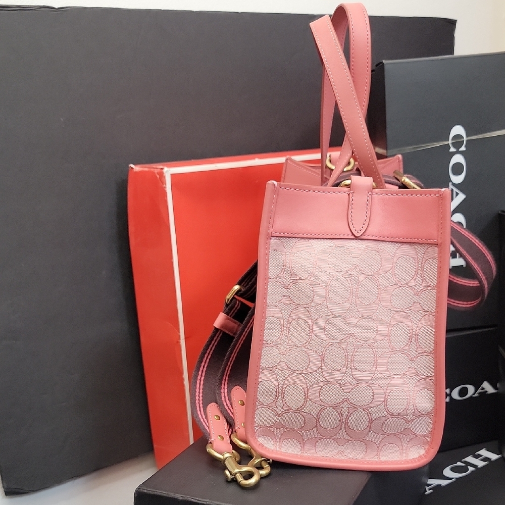 Coach Field Tote 30 In Signature Jacquard No. C3282 - Picture 6 of 13